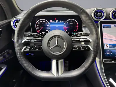 Mercedes-Benz GLC 220 d AMG Line 4Matic — SUV diesel hybride, 4×4 performant et économe — Miniatura 12
