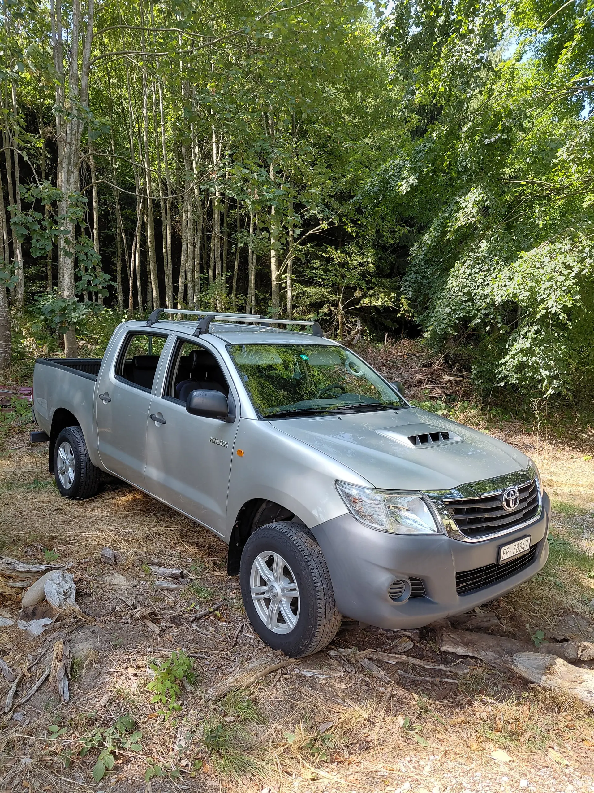 Toyota HI-LUX 2015 — Pickup robuste diesel, 4x4 intégral, sans sinistre