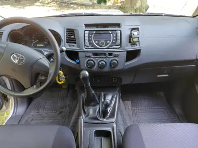 Toyota HI-LUX 2015 — Pickup robuste diesel, 4x4 intégral, sans sinistre — détail