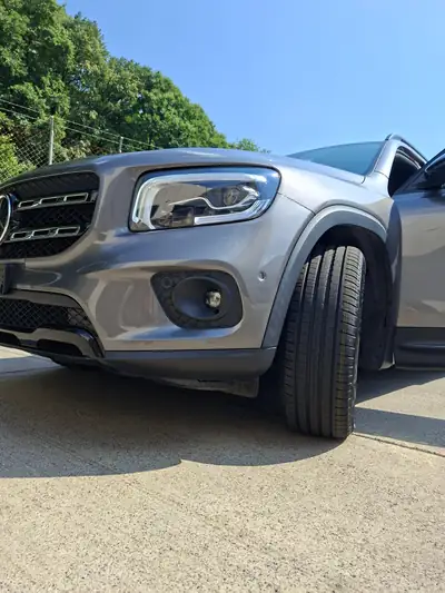 Mercedes-Benz GLB 220 d — SUV compact 7 places, diesel efficace, 50'000 km seulement — vista posteriore