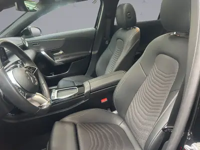Mercedes-Benz Classe A 180 Progressive — Berline compacte hybride essence, 67'000 km — Miniatura 9