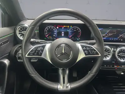 Mercedes-Benz Classe A 180 Progressive — Berline compacte hybride essence, 67'000 km — Miniatura 12