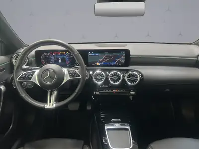 Mercedes-Benz Classe A 180 Progressive — Berline compacte hybride essence, 67'000 km — Miniatura 13