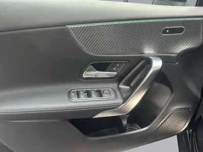 Mercedes-Benz Classe A 180 Progressive — Berline compacte hybride essence, 67'000 km — Miniatura 15