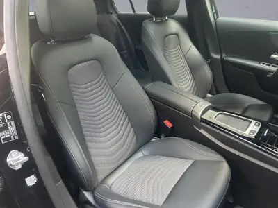 Mercedes-Benz Classe A 180 Progressive — Berline compacte hybride essence, 67'000 km — Miniatura 16