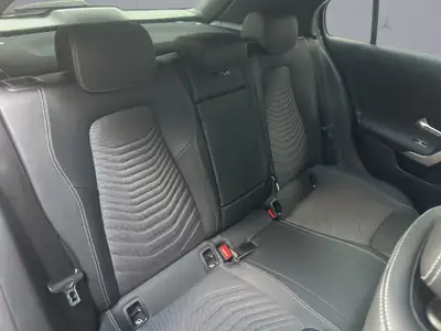 Mercedes-Benz Classe A 180 Progressive — Berline compacte hybride essence, 67'000 km — Miniatura 17