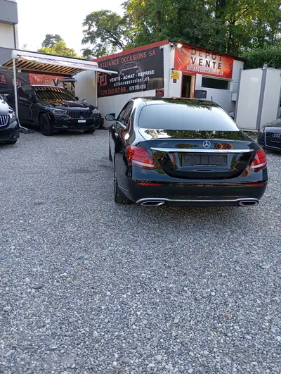 Mercedes-Benz E 400 Exclusive 4Matic — Berline premium 333 ch, intérieur cuir noir — détail