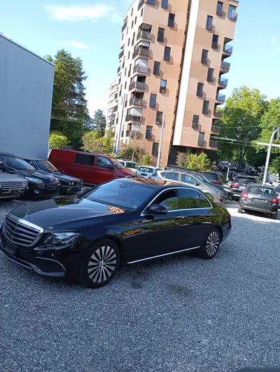 Mercedes-Benz E 400 Exclusive 4Matic — Berline premium 333 ch, intérieur cuir noir — tableau de bord