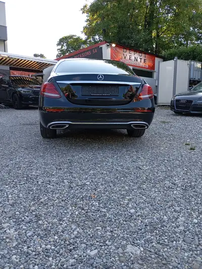Mercedes-Benz E 400 Exclusive 4Matic — Berline premium 333 ch, intérieur cuir noir — Miniature 7