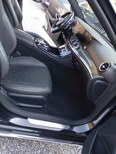 Mercedes-Benz E 400 Exclusive 4Matic — Berline premium 333 ch, intérieur cuir noir — Miniature 16
