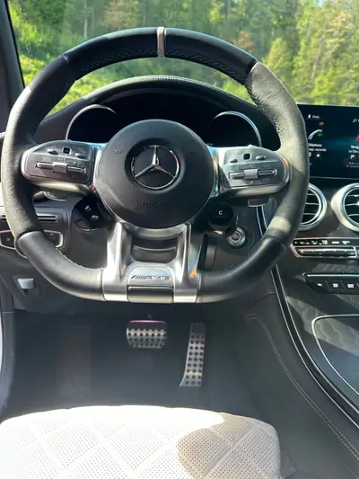 Mercedes-Benz GLC 63 AMG — Coupé haute performance, 49'000 km seulement — tableau de bord