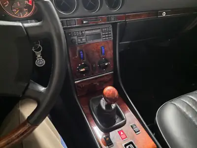 Mercedes-Benz SL 280 R107 — Le cabriolet de légende, 143'000 km, sans sinistre — détail