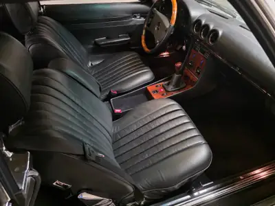Mercedes-Benz SL 280 R107 — Le cabriolet de légende, 143'000 km, sans sinistre — Miniature 9