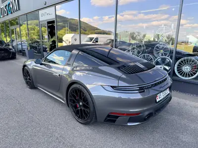 Porsche 911 Targa 4 GTS PDK — Roadster iconique, 480 ch et toit rétractable — Armaturenbrett