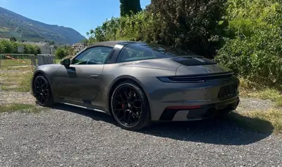 Porsche 911 Targa 4 GTS PDK — Roadster iconique, 480 ch et toit rétractable — Miniatur 7