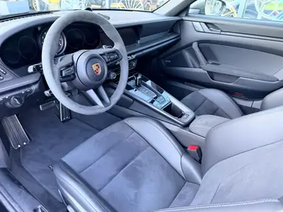 Porsche 911 Targa 4 GTS PDK — Roadster iconique, 480 ch et toit rétractable — Miniatur 22