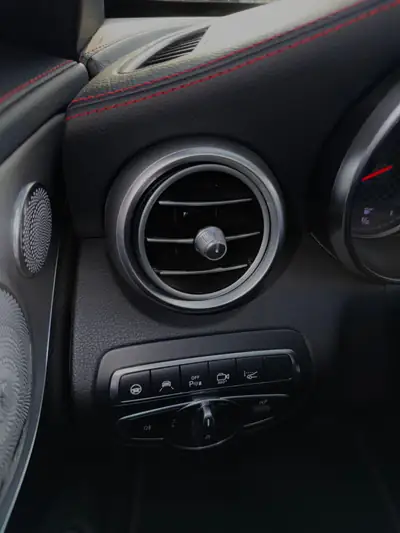 Mercedes-Benz C 43 AMG 4matic — Cabriolet performant, 367 ch et transmission intégrale — Miniatura 12