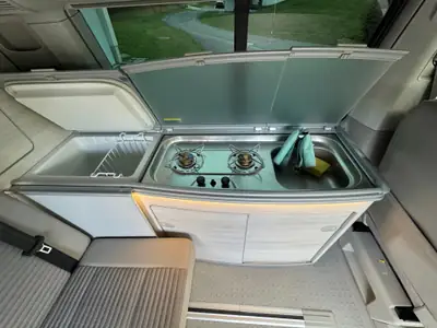 VW T6 2.0 TDI 150 Ocean Edition — Camping-car familial robuste, 85'000 km seulement — Miniature 11