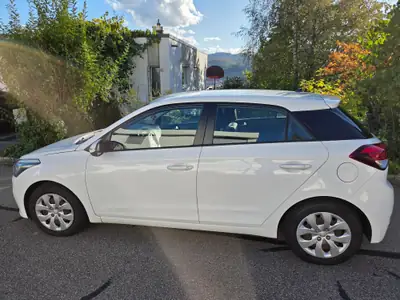Hyundai i20 1.2 Amplia — Citadine fiable, entretien économique, sans accident — Außenansicht