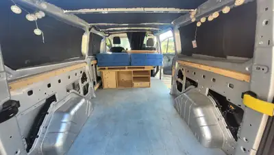 Ford Transit Custom 2.0 TDCi 130 — Utilitaire robuste sans accident, 174'000 km — dettaglio