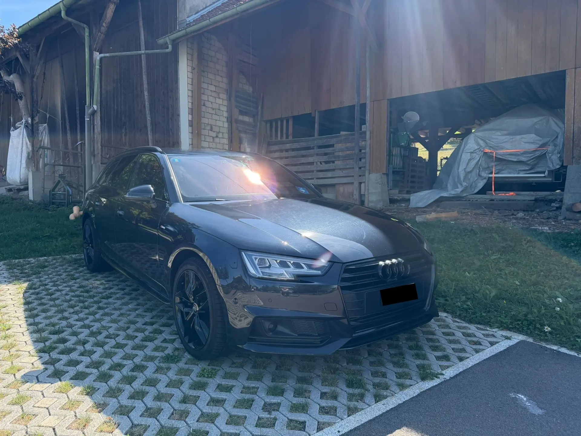 Audi A4 2018 occasion Oetwil am See — 2