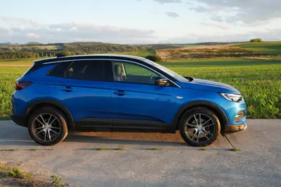 Opel Grandland X 2.0 CDTi Ultimate — SUV spacieux, diesel performant, 60 650 km — arrière