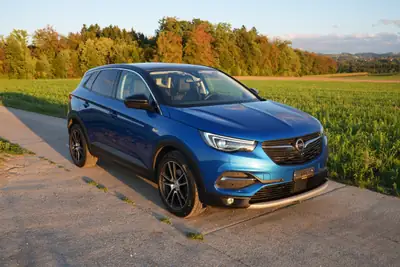 Opel Grandland X 2.0 CDTi Ultimate — SUV spacieux, diesel performant, 60 650 km — vue extérieure