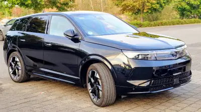Opel Grandland -e Ultimate — SUV électrique performant, 8 500 km seulement — Innenraum