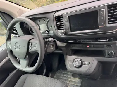 Opel Zafira Life 2.0 Diesel — Monospace 8 places, motorisation robuste et espacieux — rear view