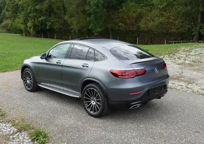 Mercedes-Benz GLC 200 AMG Line — SUV hybride léger, 48 500 km, équipements premium — Innenraum
