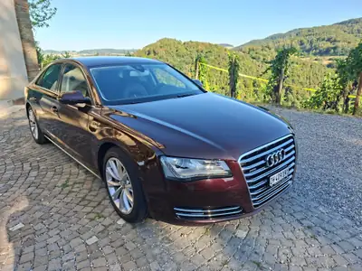Audi A8 4.2 V8 FSI Quattro — Berline de prestige, 81 700 km, motorisation 372 ch — détail