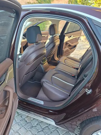 Audi A8 4.2 V8 FSI Quattro — Berline de prestige, 81 700 km, motorisation 372 ch — Miniature 12