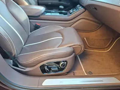 Audi A8 4.2 V8 FSI Quattro — Berline de prestige, 81 700 km, motorisation 372 ch — Miniature 17