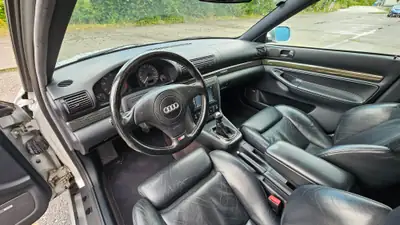 Audi S4 2.7 V6 Biturbo Quattro — Break sportif 265 ch, transmission manuelle — Heckansicht