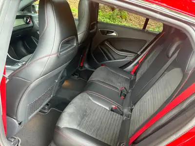 Mercedes-Benz CLA 250 Sport 4Matic — Berline coupé élégante, moteur turbo performant — dashboard