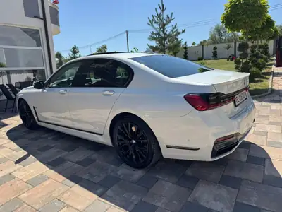 BMW 730d xDrive — Berline prestige diesel, 150'000 km, garantie BMW 2027 — interior