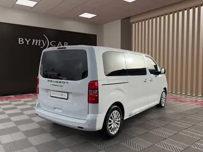 Peugeot e-Traveller Business 50 Standard — Minivan électrique 9 places, faible kilométrage — Heckansicht