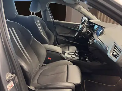 BMW 118i Sport Line Steptronic — Compacte dynamique, boîte auto fluide — Miniatura 8
