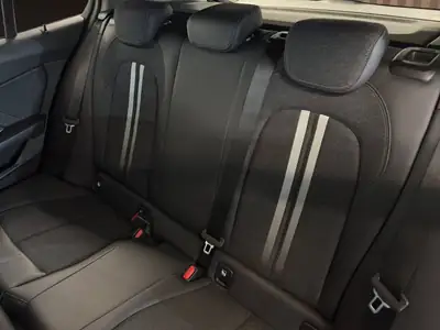 BMW 118i Sport Line Steptronic — Compacte dynamique, boîte auto fluide — Miniatura 10