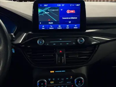 Ford Kuga 2.5 FHEV ST-Line X 4WD — SUV hybride essence, 4 roues motrices, 52 886 km — Detail