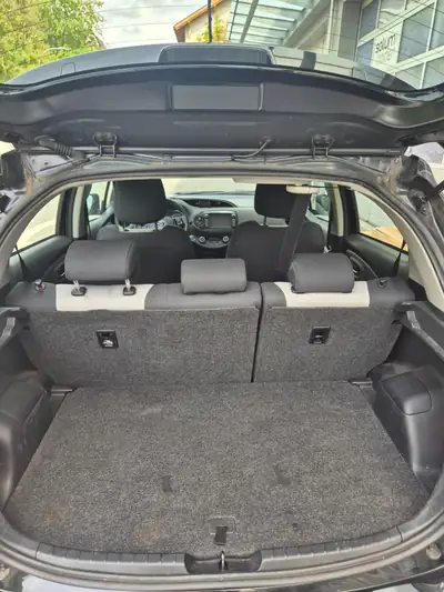 Toyota Yaris 1.5 VVT-i HSD Trend — Hybride économique, entretien frais — Armaturenbrett