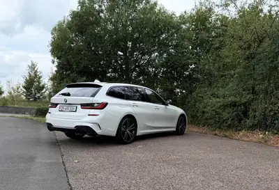 BMW 330d xDrive M Sport Touring — Diesel performant, break polyvalent, affaires comme loisirs — Armaturenbrett
