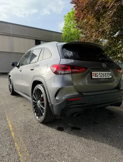 Mercedes-Benz GLA 35 AMG 4Matic — Compact sportif avec 306 ch et transmission DCT — rear view