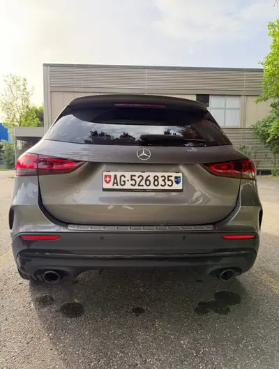 Mercedes-Benz GLA 35 AMG 4Matic — Compact sportif avec 306 ch et transmission DCT — detail