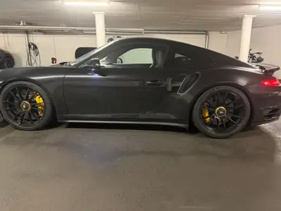 Porsche 911 3.8 Turbo S PDK — Performance extrême et fiabilité éprouvée — vista posteriore