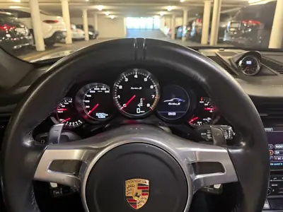 Porsche 911 3.8 Turbo S PDK — Performance extrême et fiabilité éprouvée — cruscotto