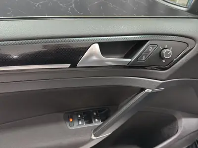VW Golf 1.4 TSI 125 Lounge — Berline fiable, moteur moderne et entretien économique — Thumbnail 10