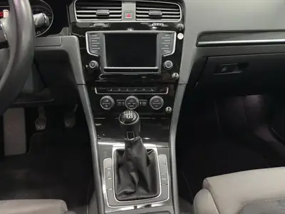 VW Golf 1.4 TSI 125 Lounge — Berline fiable, moteur moderne et entretien économique — Thumbnail 12