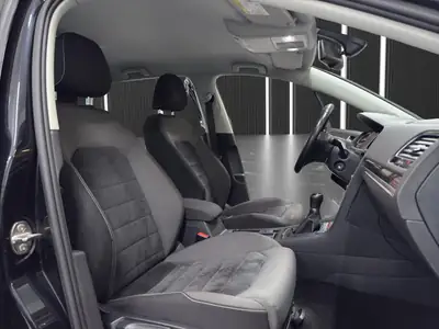 VW Golf 1.4 TSI 125 Lounge — Berline fiable, moteur moderne et entretien économique — Thumbnail 15