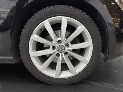 VW Golf 1.4 TSI 125 Lounge — Berline fiable, moteur moderne et entretien économique — Thumbnail 20